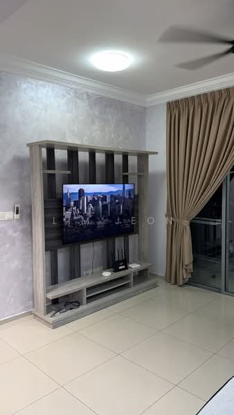 Kediaman Servis untuk Dijual di Gravit8, Klang - Lim Jeon - Living Room - PropertyGuru.com.my