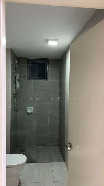 Kediaman Servis untuk Dijual di Gravit8, Klang - Lim Jeon - Bathroom - PropertyGuru.com.my