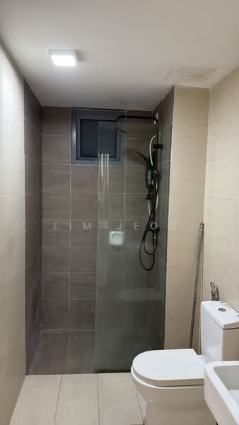 Kediaman Servis untuk Dijual di Gravit8, Klang - Lim Jeon - Bathroom - PropertyGuru.com.my