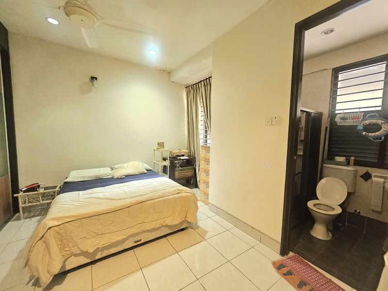 2-storey Terraced House for Sale in Alam Damai (Cheras) - Yumiko Kew - Bedroom - PropertyGuru.com.my