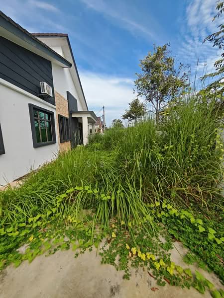 1-storey Terraced House for Sale in Taman Tanjung Minyak (Tanjong Minyak) - Tess Tan - Exterior - PropertyGuru.com.my