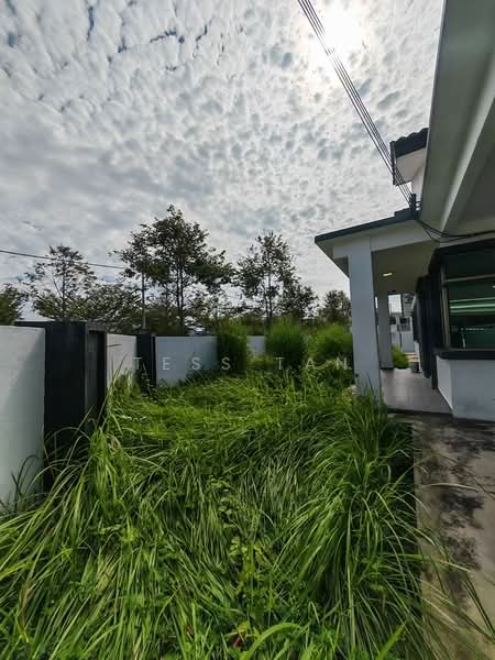 1-storey Terraced House for Sale in Taman Tanjung Minyak (Tanjong Minyak) - Tess Tan - Exterior - PropertyGuru.com.my