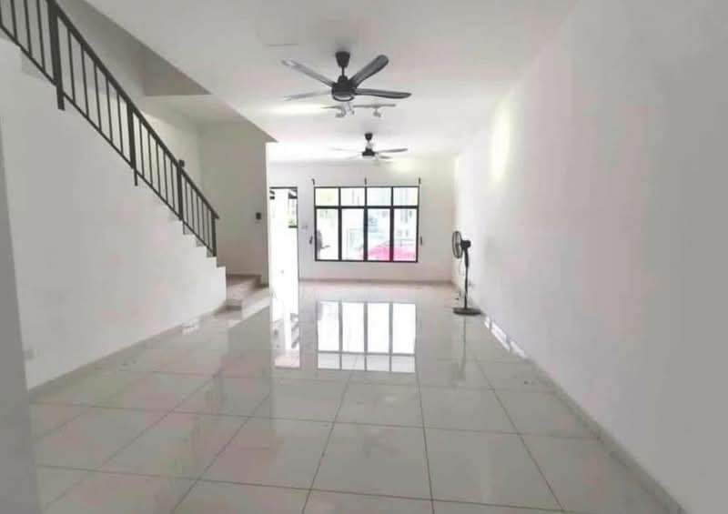 2-storey Terraced House for Rent in Johor Bahru (Johor) - Sam Liew - Living Room - PropertyGuru.com.my