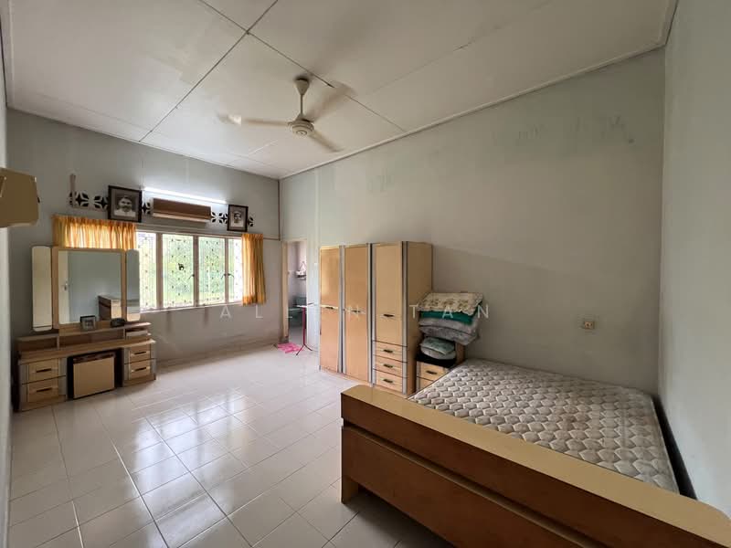 Bungalow House untuk Dijual di Seksyen 12 (Petaling Jaya) - Allen Tan - Bedroom - PropertyGuru.com.my