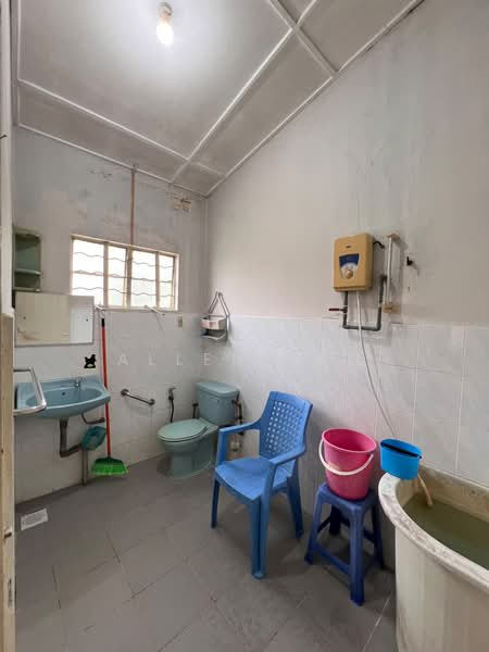 Bungalow House untuk Dijual di Seksyen 12 (Petaling Jaya) - Allen Tan - Bathroom - PropertyGuru.com.my