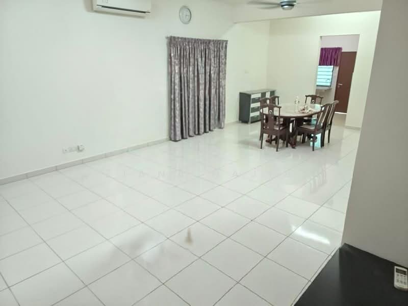 2-storey Terraced House for Rent in Bandar Puncak Alam (Puncak Alam) - Ziana Najib - Living Room - PropertyGuru.com.my