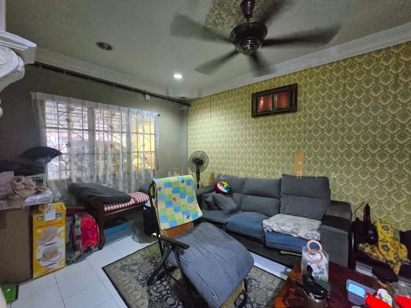 2-storey Terraced House for Sale in Desa Coalfields (Sungai Buloh) - Zulhilmi Zakaria - Living Room - PropertyGuru.com.my