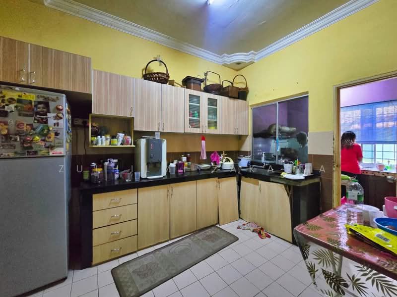 2-storey Terraced House for Sale in Desa Coalfields (Sungai Buloh) - Zulhilmi Zakaria - Kitchen - PropertyGuru.com.my