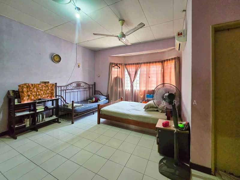 2-storey Terraced House for Sale in Desa Coalfields (Sungai Buloh) - Zulhilmi Zakaria - Bedroom - PropertyGuru.com.my