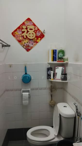 Rumah Teres 2-Tingkat untuk Dijual di Taman Rawang Perdana (Rawang) - Louis Foong - Bathroom - PropertyGuru.com.my