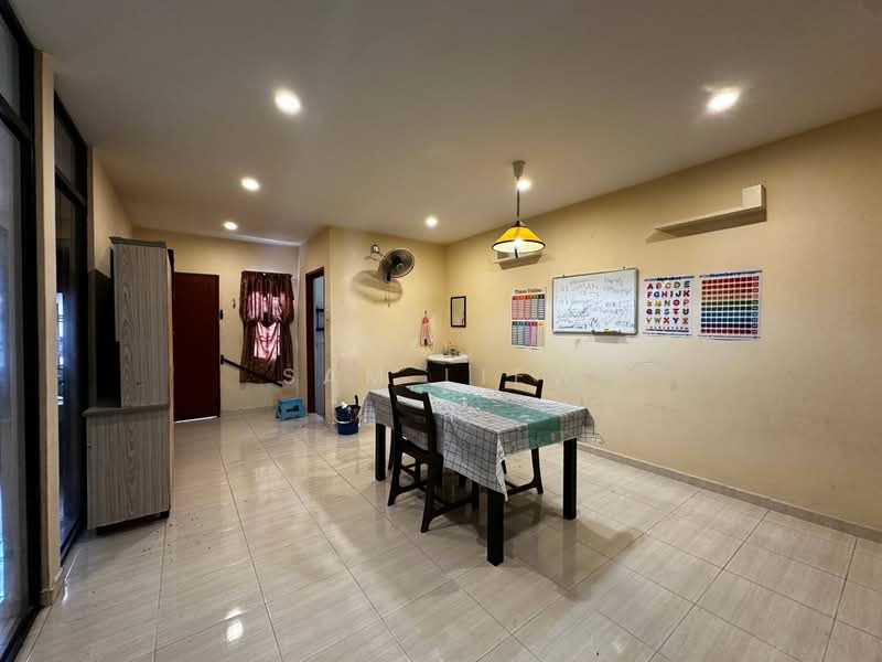 Rumah Teres 2-Tingkat untuk Disewa di Kulai (Johor) - Sam Liew - Dining Room - PropertyGuru.com.my