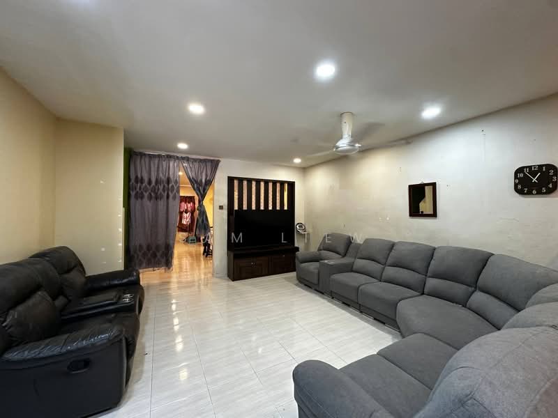 Rumah Teres 2-Tingkat untuk Disewa di Kulai (Johor) - Sam Liew - Living Room - PropertyGuru.com.my