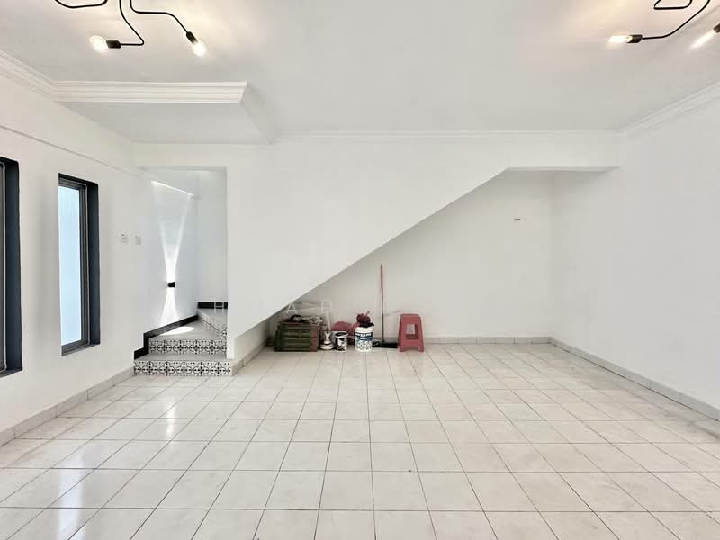 2-storey Terraced House for Sale in Pusat Bandar Putra Permai (Seri Kembangan) - Ahmad Farhi - Interior - PropertyGuru.com.my