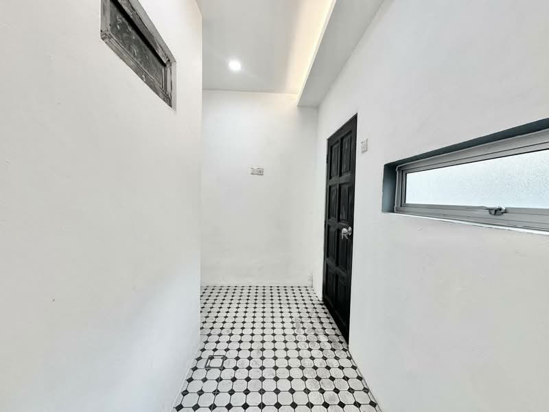 2-storey Terraced House for Sale in Pusat Bandar Putra Permai (Seri Kembangan) - Ahmad Farhi - Interior - PropertyGuru.com.my