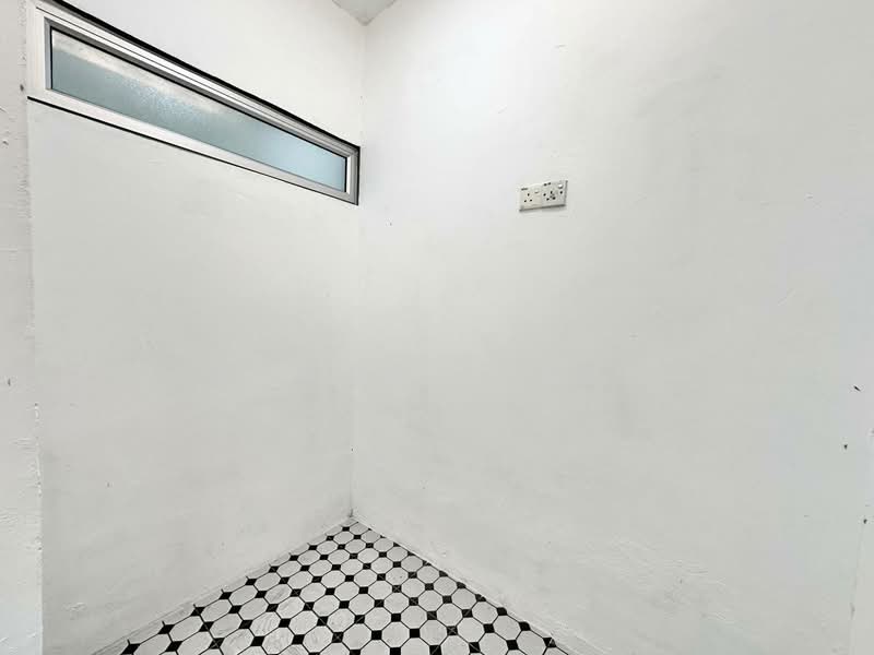 2-storey Terraced House for Sale in Pusat Bandar Putra Permai (Seri Kembangan) - Ahmad Farhi - Interior - PropertyGuru.com.my