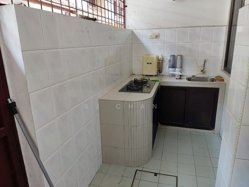 2-storey Terraced House for Rent in Taman Suria (Johor Bahru) - SJ CHAN - Kitchen - PropertyGuru.com.my