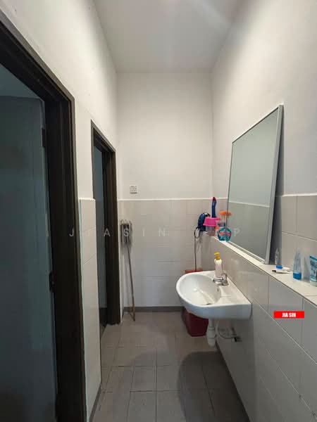 Kedai untuk Disewa di Bayan Lepas (Penang) - Jiasin Yap - Bathroom - PropertyGuru.com.my