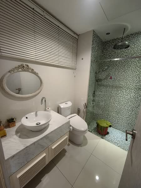 Kondominium untuk Disewa di Marina Tower (Ratu Mutiara) - Irene Goh - Bathroom - PropertyGuru.com.my