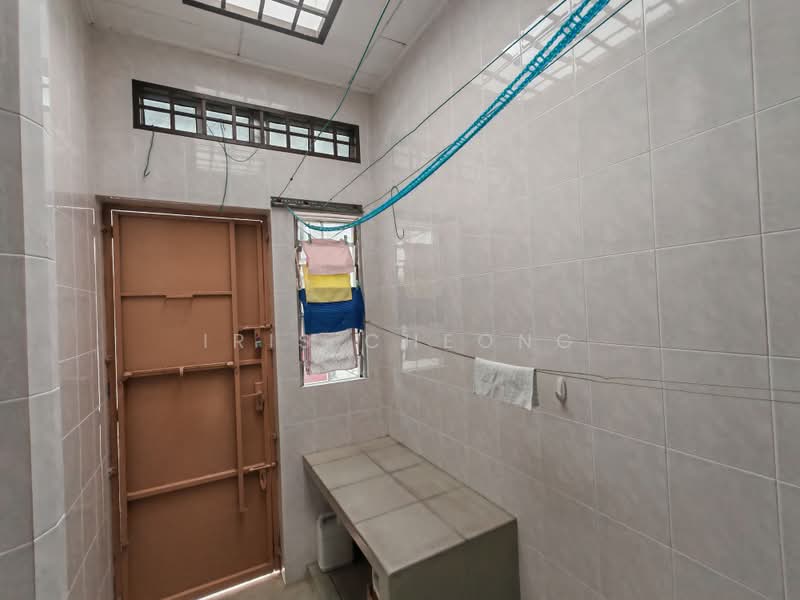 2-storey Terraced House for Rent in Taman Lapangan Melodi (Ipoh) - Iris Cheong - Dedicated laundry area - PropertyGuru.com.my