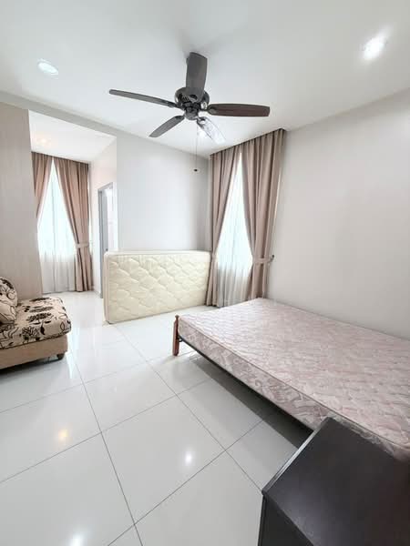 2-storey Terraced House for Sale in Taman Ponderosa (Johor Bahru) - Kok Hui - Bedroom - PropertyGuru.com.my