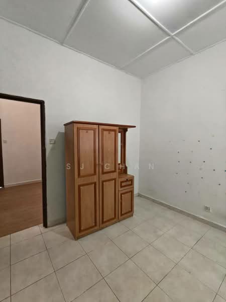 2-storey Terraced House for Rent in Bandar Putra (Kulai) - SJ CHAN - Interior - PropertyGuru.com.my