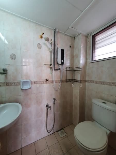 Pangsapuri untuk Disewa di Subang Perdana Goodyear Court 10 - Penny Ng - Bathroom - PropertyGuru.com.my