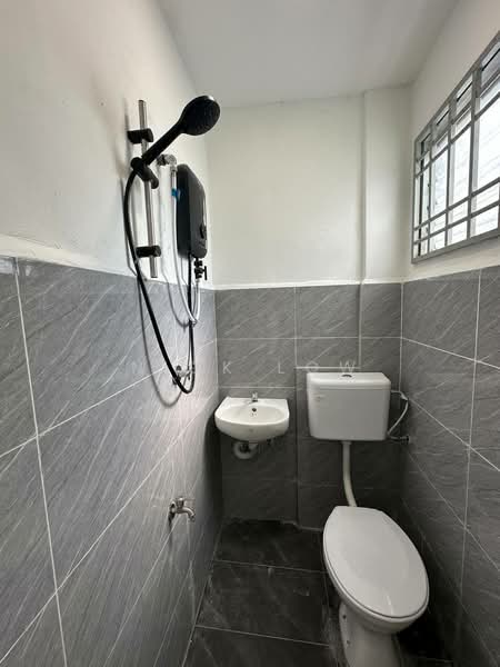 Flat for Rent at Taman Tan Sri Yaacob - Nick Low - Bathroom - PropertyGuru.com.my