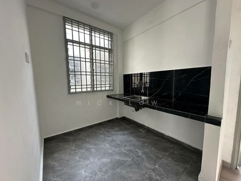 Flat for Rent at Taman Tan Sri Yaacob - Nick Low - Kitchen - PropertyGuru.com.my