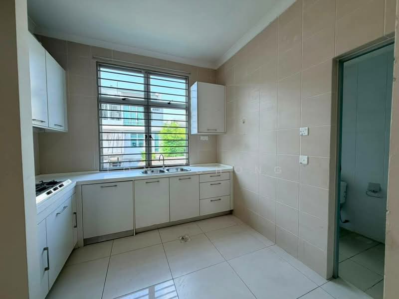 Townhouse for Rent in Taman Sutera Utama (Skudai) - Tony Chong - Kitchen - PropertyGuru.com.my