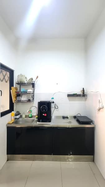Kediaman Servis untuk Disewa di MKH Boulevard II - Jenny Chia - Kitchen - PropertyGuru.com.my