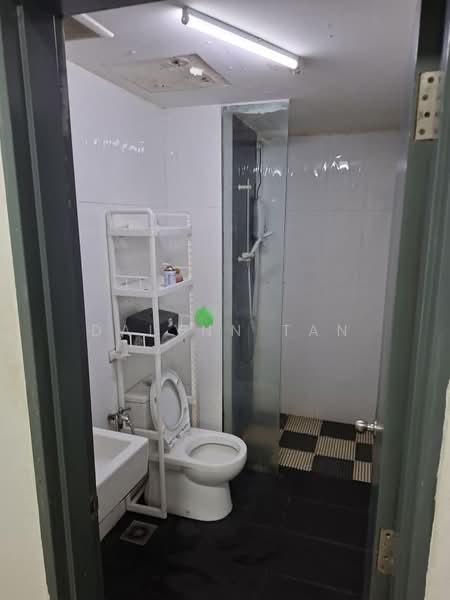 Kediaman Servis untuk Disewa di Menara Suria (V12) - Dalynn Tan - Bathroom - PropertyGuru.com.my