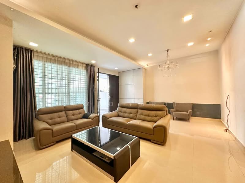 Rumah Teres 2-Tingkat untuk Dijual di Ukay Perdana (Ulu Kelang) - Ahmad Farhi - Living Room - PropertyGuru.com.my