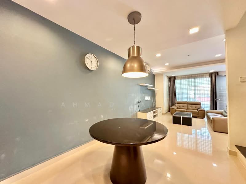 Rumah Teres 2-Tingkat untuk Dijual di Ukay Perdana (Ulu Kelang) - Ahmad Farhi - Living Room - PropertyGuru.com.my