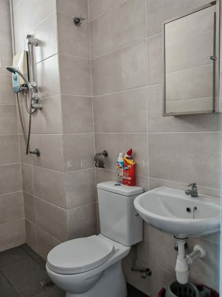 Kondominium untuk Disewa di Iris Residence - Ken Lim - Bathroom - PropertyGuru.com.my