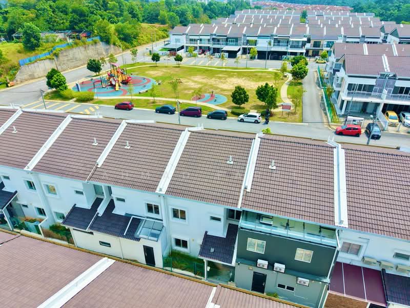 Rumah Teres untuk Dijual di Bukit Rahman Putra (Sungai Buloh) - Ahmad Farhi - Exterior - PropertyGuru.com.my