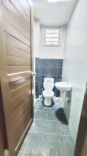Office for Rent in Kuching (Sarawak) - Nga Eng Tiong - Bathroom - PropertyGuru.com.my