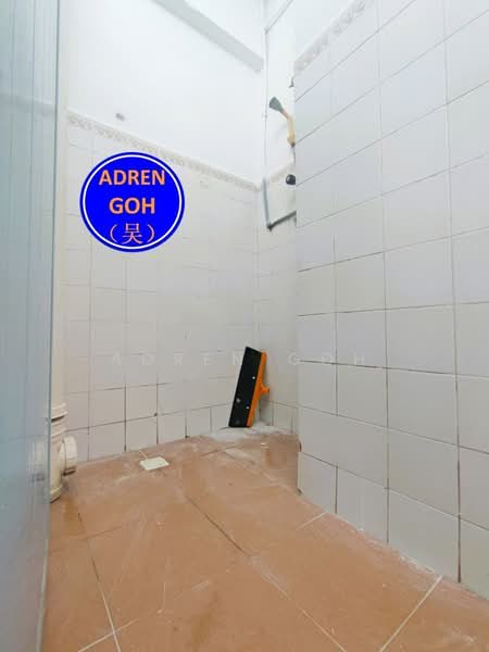 Flat for Rent at Taman Terubong Indah (Majestic Heights) - Adren Goh - Bathroom - PropertyGuru.com.my