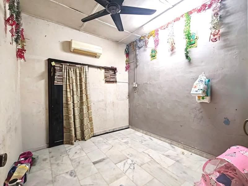 Rumah Teres 1-Tingkat untuk Dijual di Taman Zamrud (Ulu Tiram) - Calvin Lee - PropertyGuru.com.my
