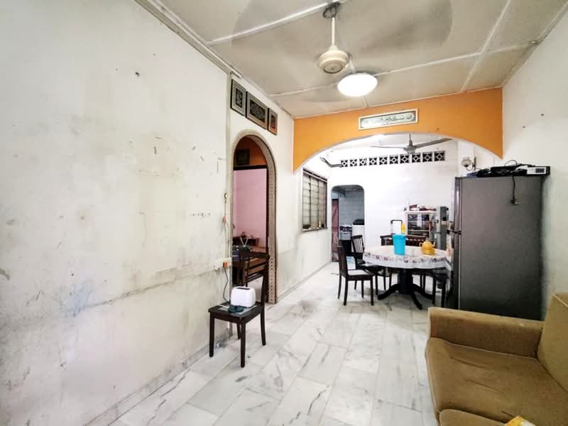 Rumah Teres 1-Tingkat untuk Dijual di Taman Zamrud (Ulu Tiram) - Calvin Lee - PropertyGuru.com.my