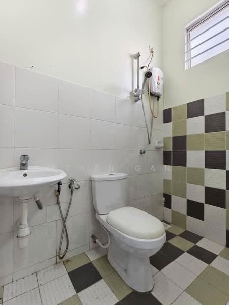 Rumah Teres 2-Tingkat untuk Dijual di Austin (Johor Bahru) - Ethan Gan - Bathroom - PropertyGuru.com.my