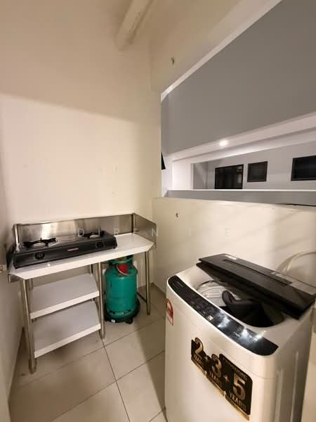 Kondominium untuk Disewa di EdgeWood Residences @ SkySanctuary - Diren Tee - Kitchen - PropertyGuru.com.my