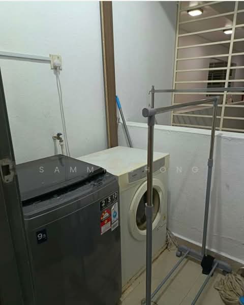Kediaman Servis untuk Dijual di Amaya Maluri - Sammi Chong - Interior - PropertyGuru.com.my