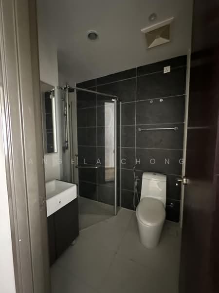 Condominium for Sale at Bay Laurel @ Country Garden Danga Bay - Angela Chong - Bathroom - PropertyGuru.com.my