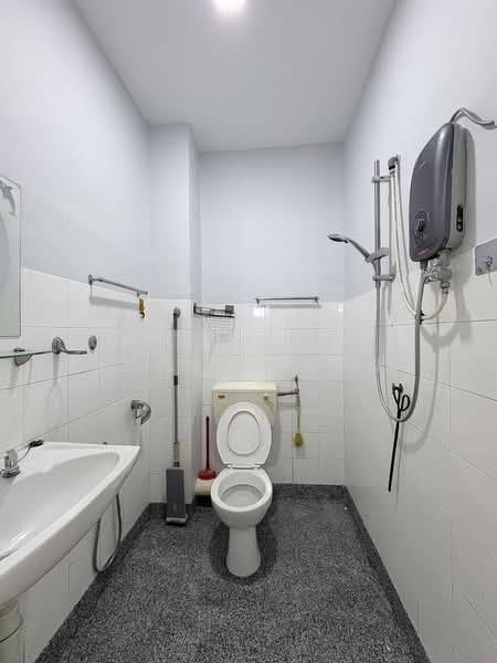 Rumah Teres 2-Tingkat untuk Disewa di Saujana Puchong (Puchong) - Elcoln Leong - Bathroom - PropertyGuru.com.my