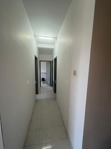 Pangsapuri untuk Dijual di Idaman Senibong - Garet Lim - Corridor - PropertyGuru.com.my
