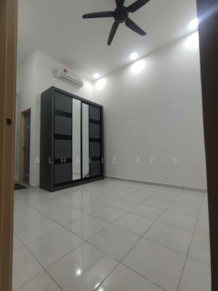 1-storey Terraced House for Sale in Taman Putera Indah (Batu Pahat) - ALHAFIZ AZIS - Bedroom - PropertyGuru.com.my