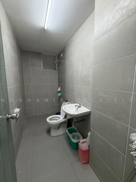 Pangsapuri untuk Dijual di Residensi Meru Raya (PR1MA @ Meru) - Norhanis Zulkifli - Bathroom - PropertyGuru.com.my