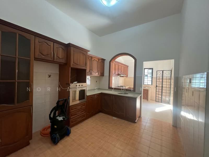 2-storey Terraced House for Sale in Kota Damansara (Selangor) - Norhanis Zulkifli - Dry Kitchen - PropertyGuru.com.my