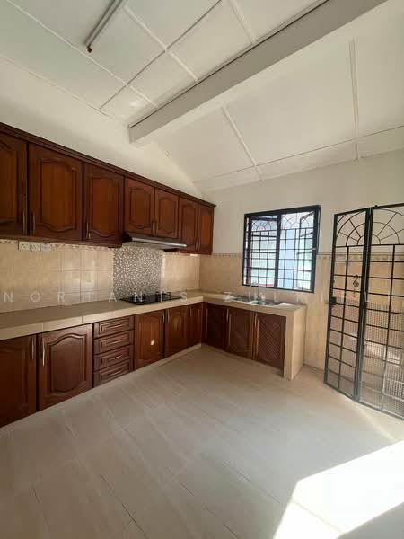 2-storey Terraced House for Sale in Kota Damansara (Selangor) - Norhanis Zulkifli - Wet Kitchen - PropertyGuru.com.my