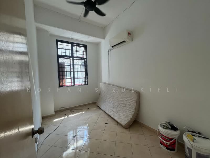 2-storey Terraced House for Sale in Kota Damansara (Selangor) - Norhanis Zulkifli - Bedroom - PropertyGuru.com.my